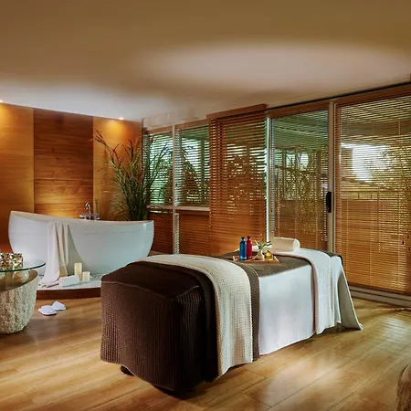 Hodson Bay Hotel 4*