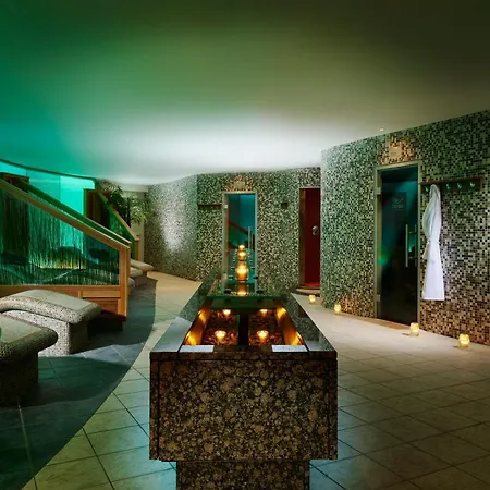 Hotel Hodson Bay 4*