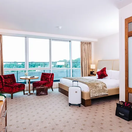 Hodson Bay Hotel 4*