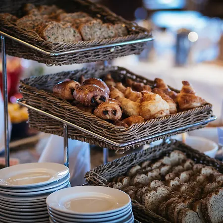 Hodson Bay 4* 애슬론