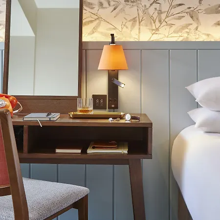 Hodson Bay 4* 애슬론