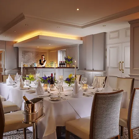 Hodson Bay Hotel 4*
