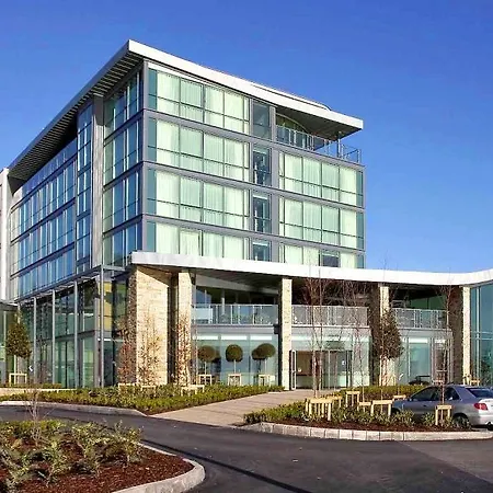 Hodson Bay Hotel