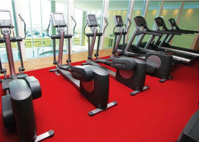 Hodson Bay Отель 4*