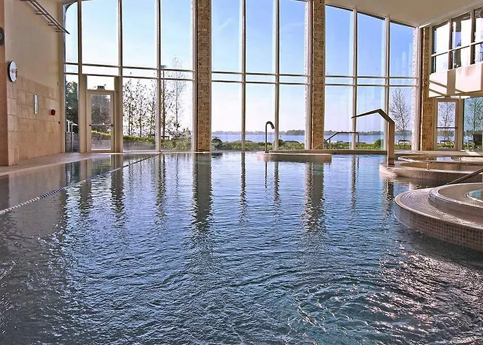 Hodson Bay Отель Атлон