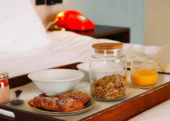 Отель Hodson Bay 4*