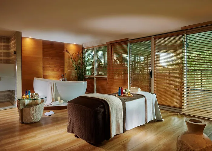 Hodson Bay Отель 4*