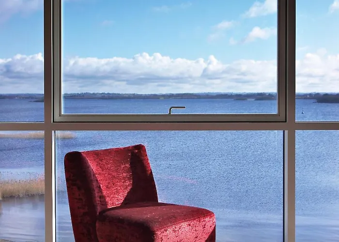 Hodson Bay Отель Атлон