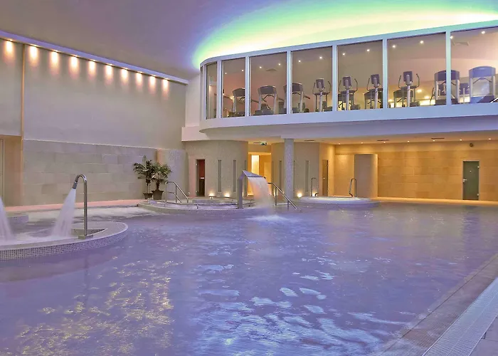 Отель Hodson Bay Атлон