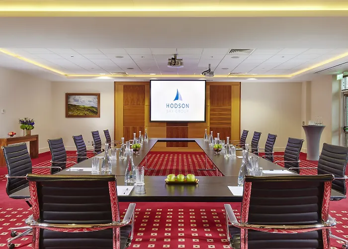 Hodson Bay Отель 4*